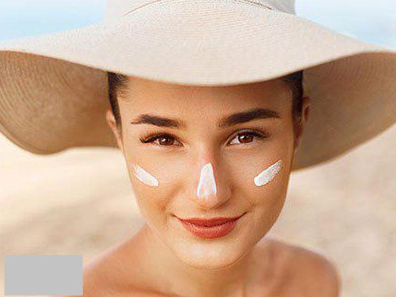 ضد آفتاب لاروش پوزای پوست چرب فلوئیدی 50ml